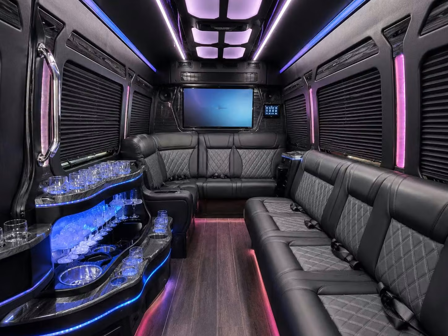 seaside 15 to 35 passenger minibuses for seaside fan clubs and alumni groups