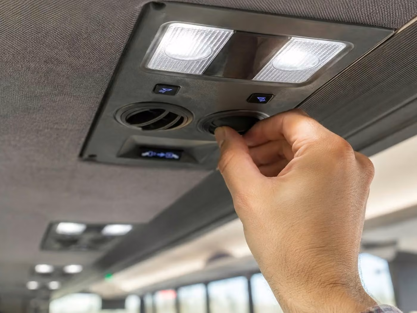 seaside 18 passenger minibus climate control