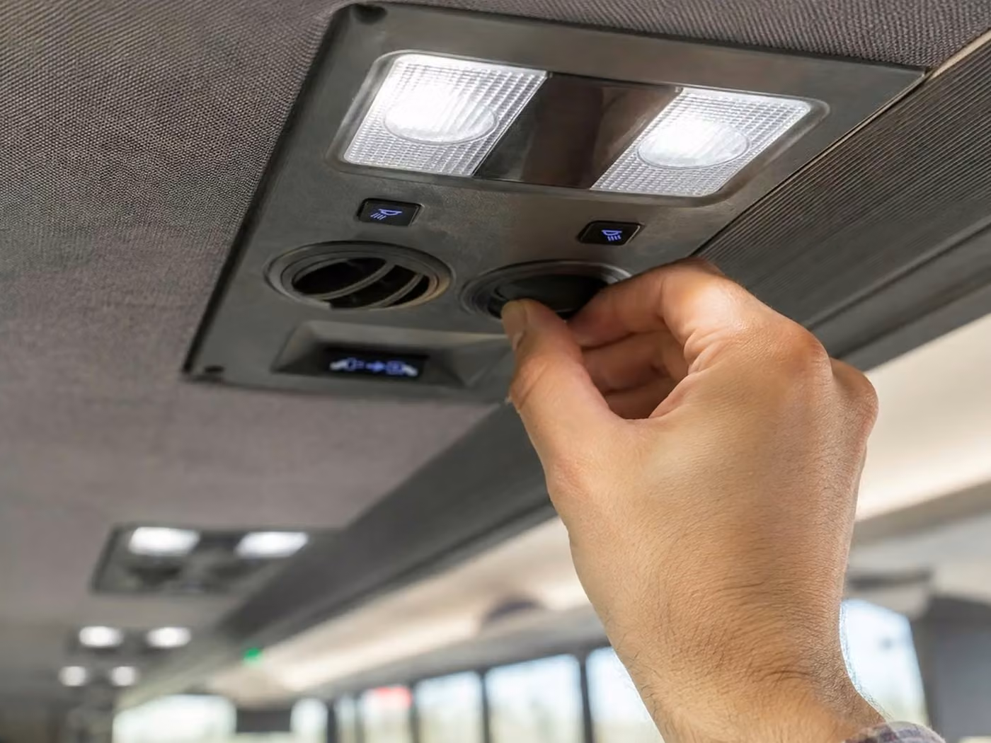 seaside 56 passenger charter bus air conditioning