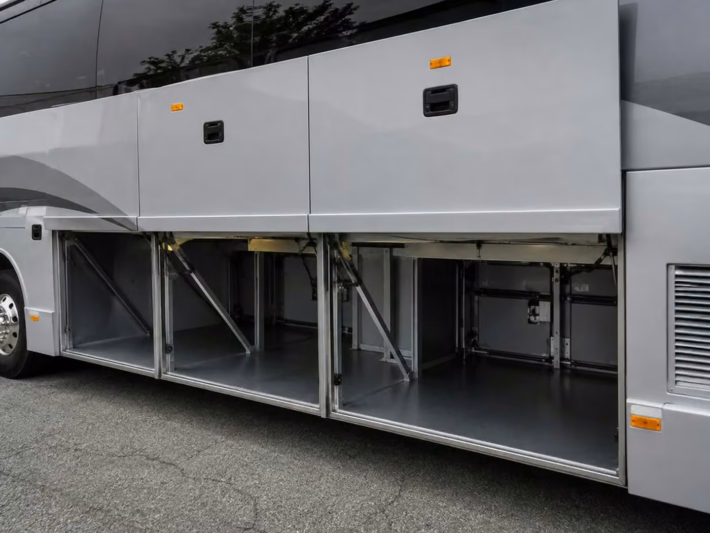 seaside 56 passenger charter bus luggage bays