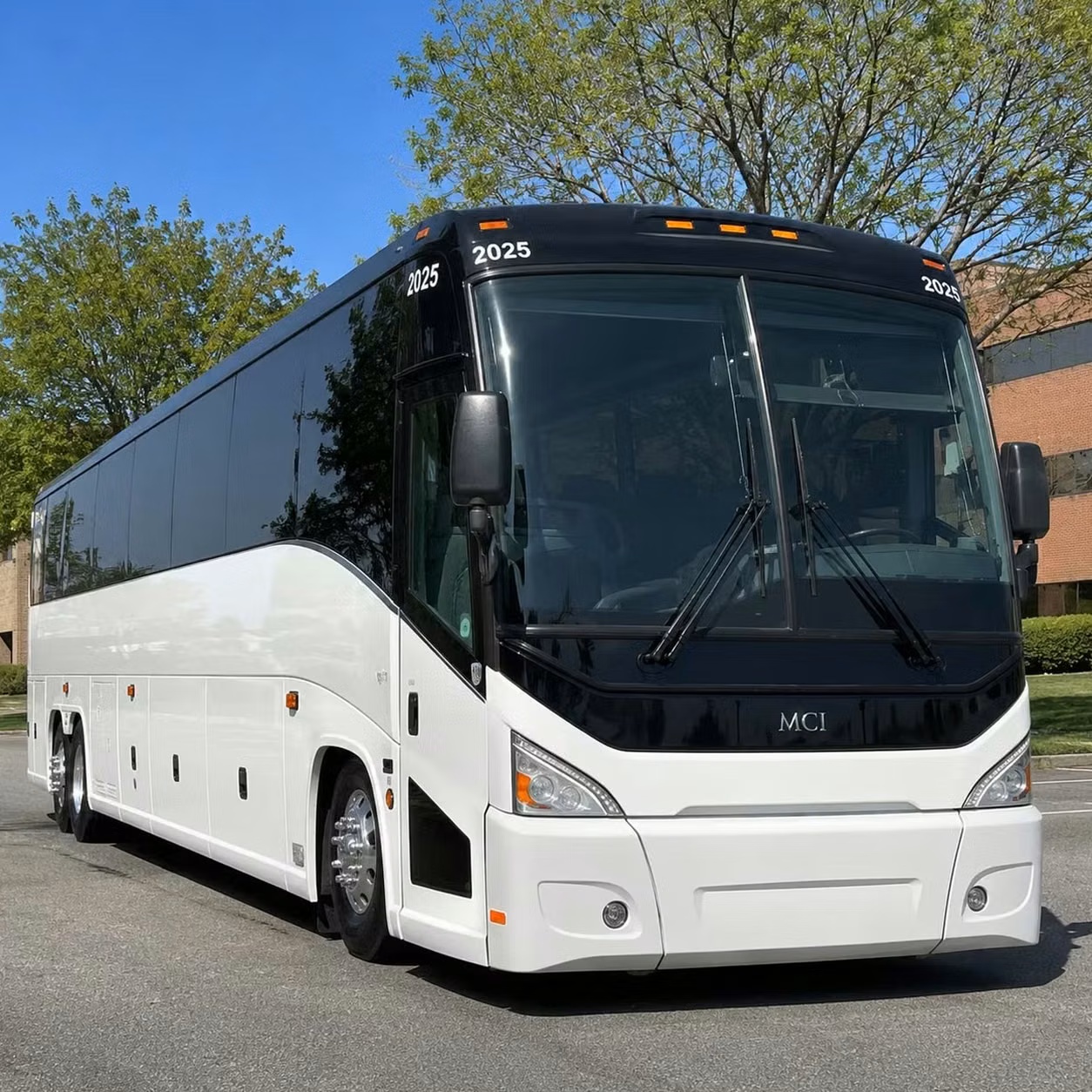 seaside private bus rentals for client dinners happy hours and networking events